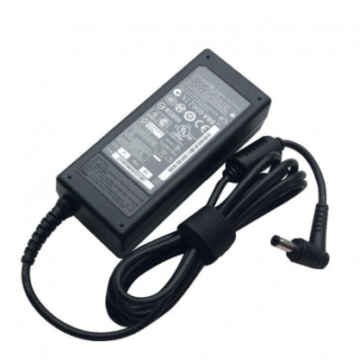 AC ADPTOR.65W.19V. Tunt stift ADP-65JH DB Laddare Till Laptop 65 Watt 5,5 X 1,75 Mm Original Passar Acer