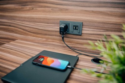 AC-adapter Verbatim Mini GaN Charger 65W with Display, 2xUSB-C / 1xUSB-A, inkl. reseadapter EU/UK/US#7